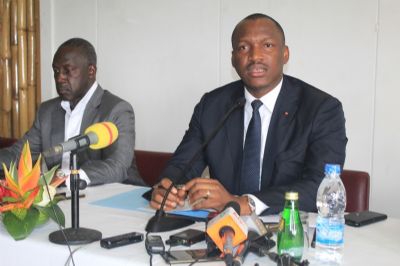 Obsèques HamBak: Fally, Dadju, Maître Gims, Koffi Olomidé en concert à Abidjan